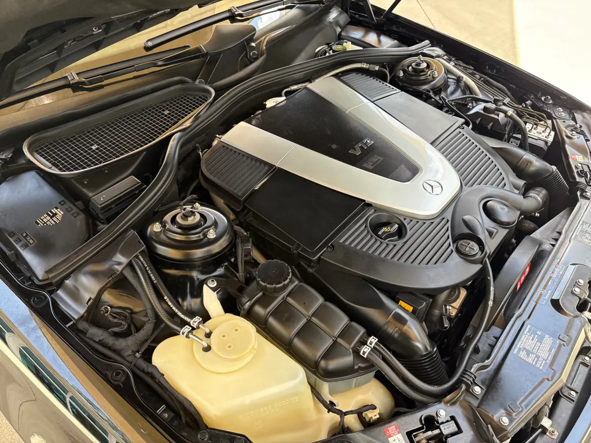 Vehicle photo 26