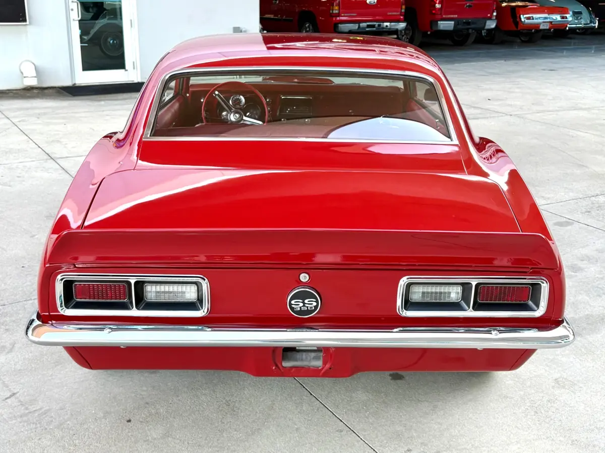 Vehicle photo 8