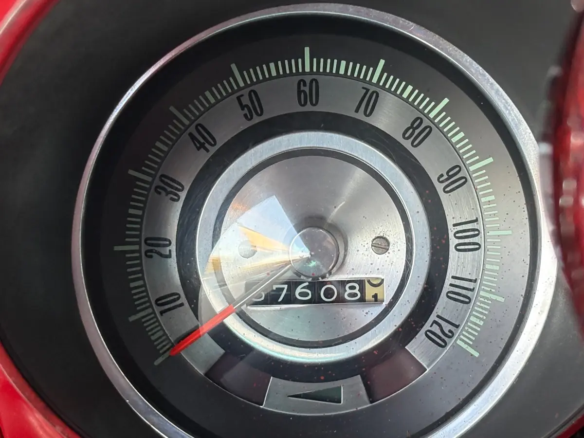 Vehicle photo 26