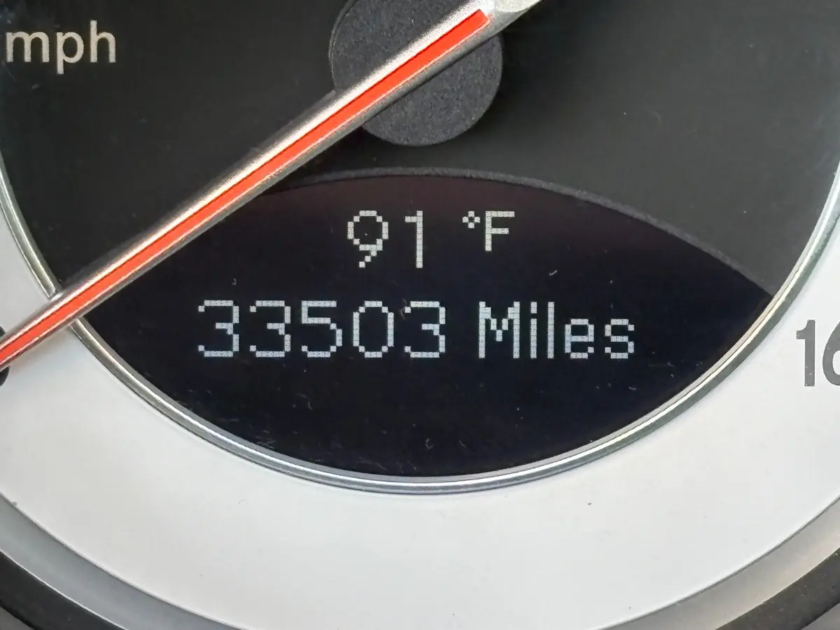 Vehicle photo 29