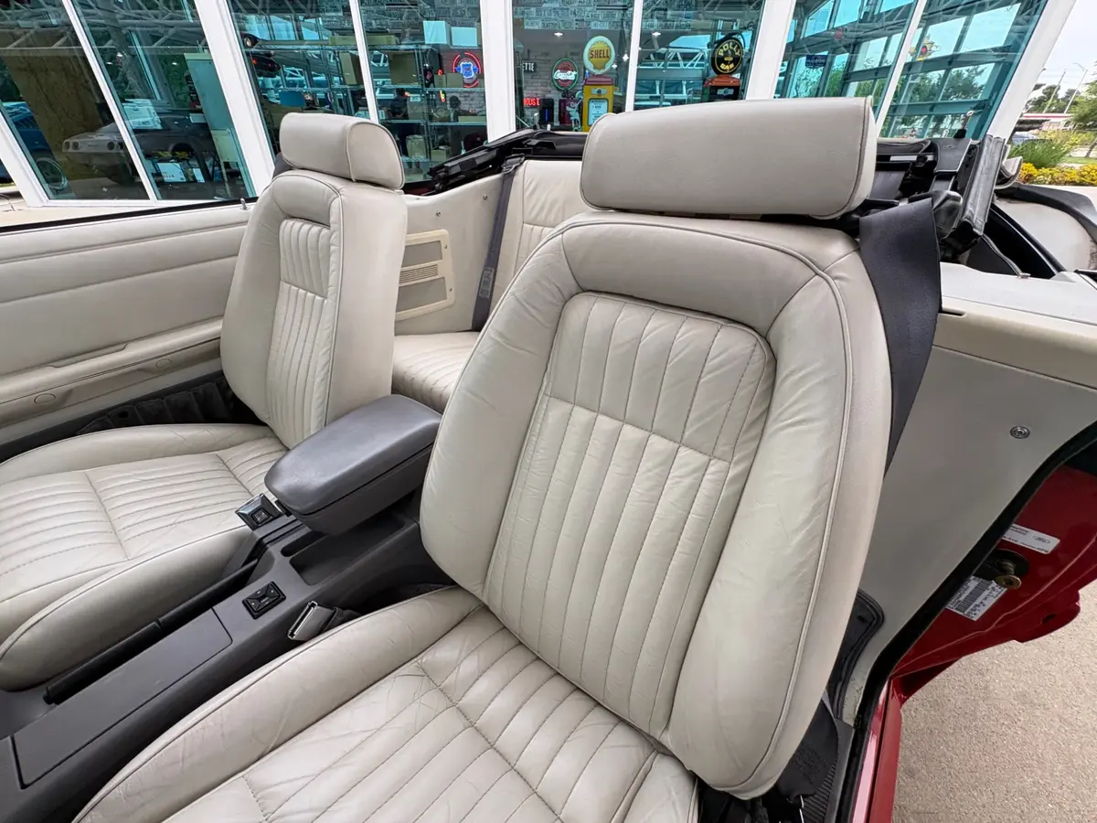 Vehicle photo 40