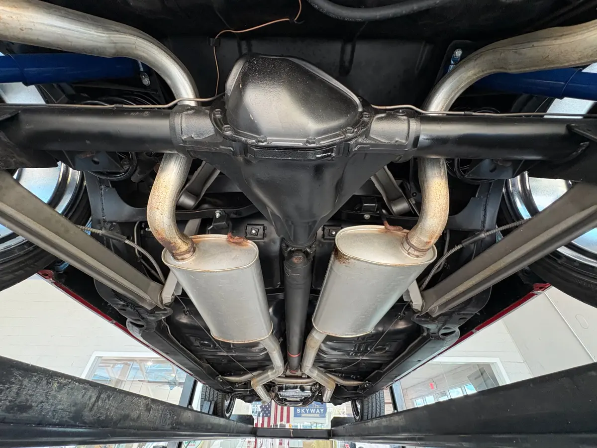 Vehicle photo 52