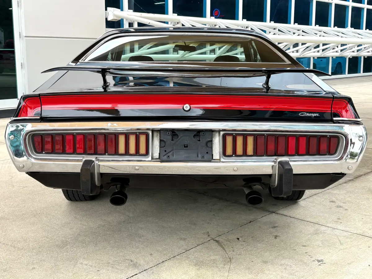 Vehicle photo 7