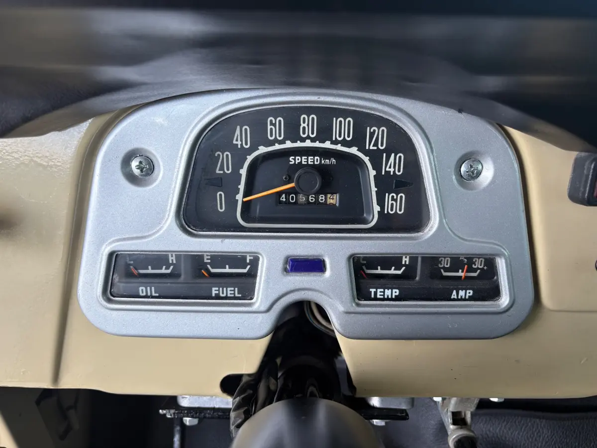 Vehicle photo 36