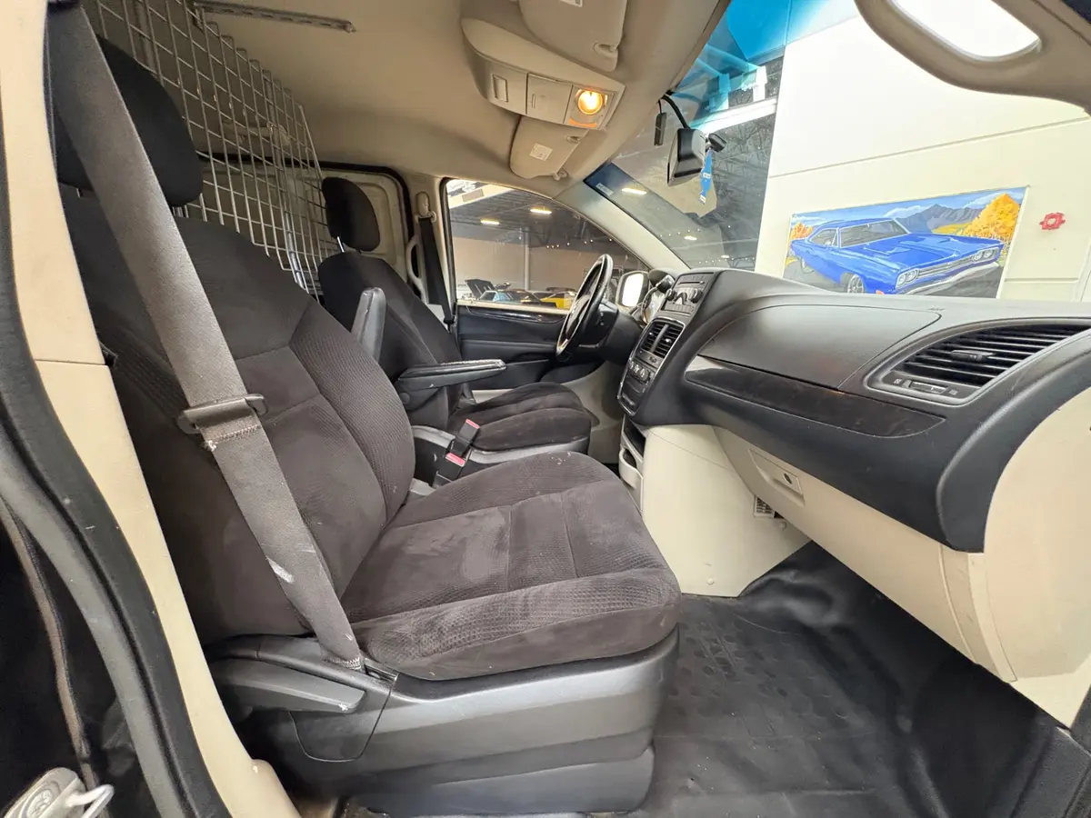 Vehicle photo 36
