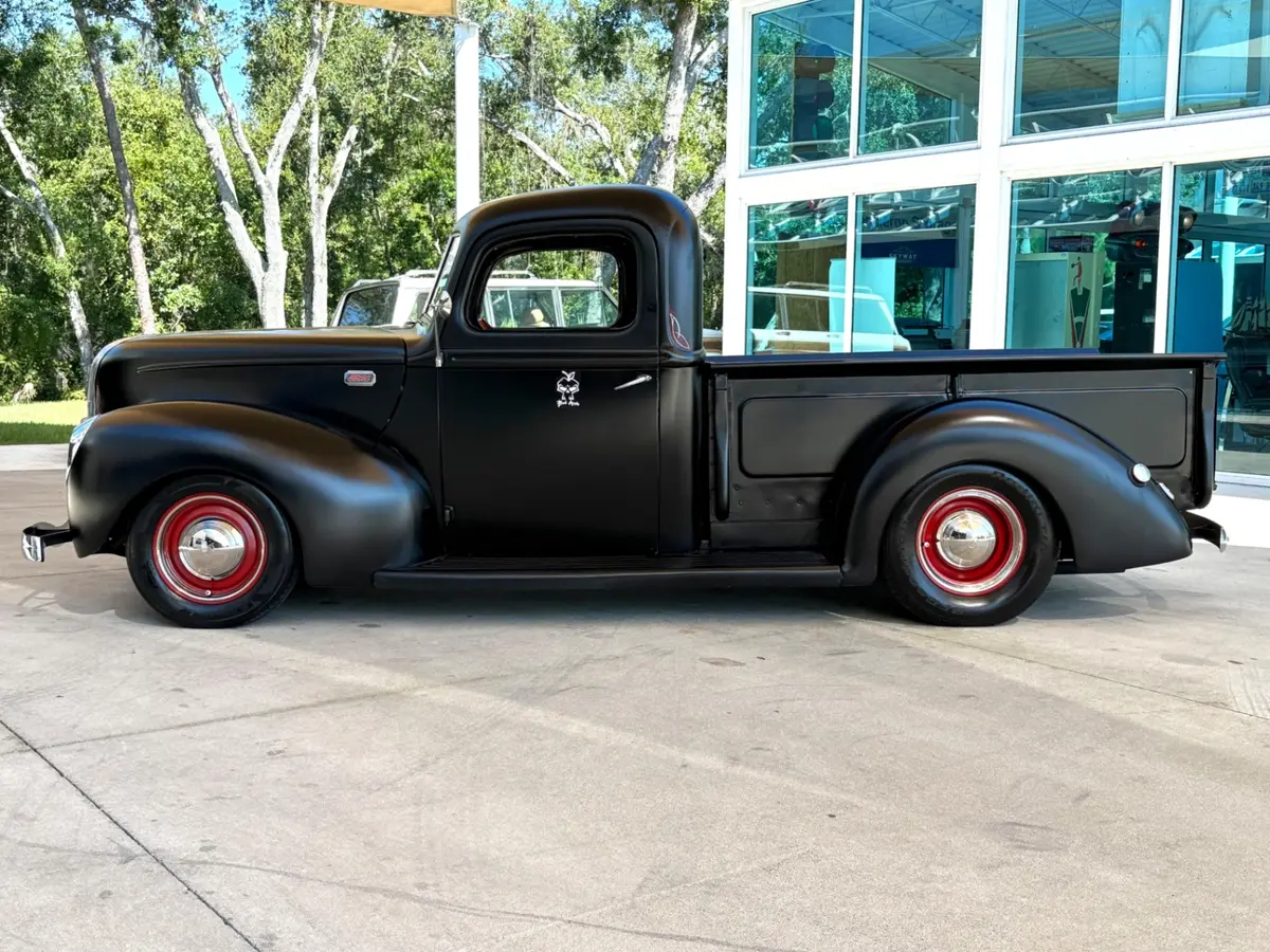 Vehicle photo 10