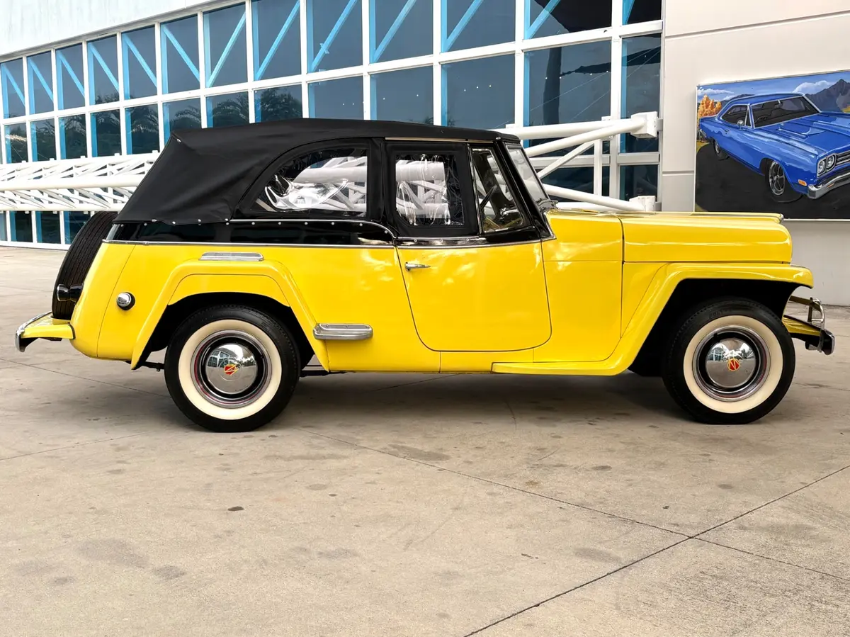 Vehicle photo 21
