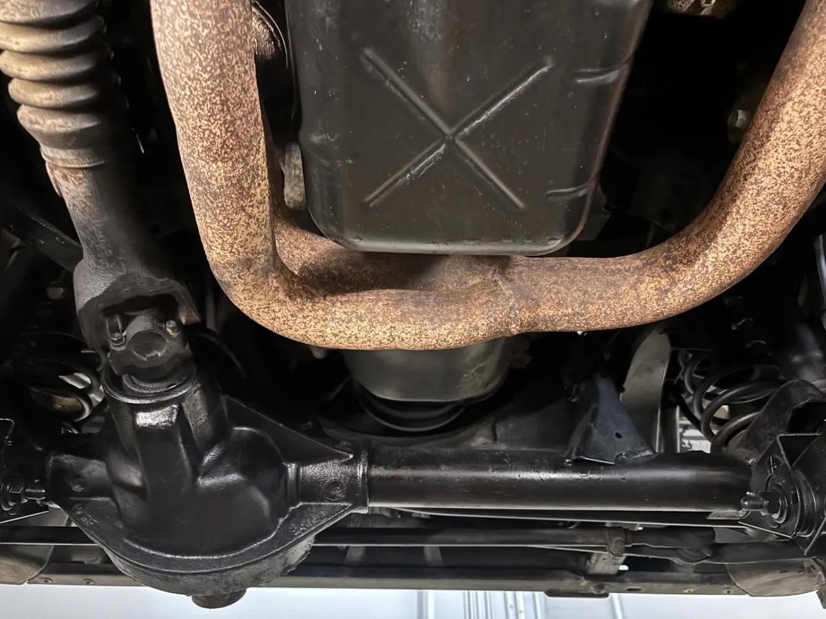 Vehicle photo 37