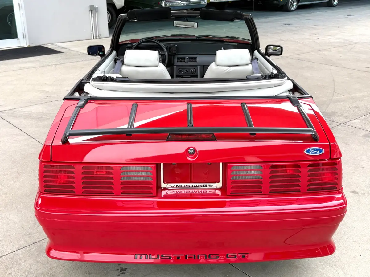 Vehicle photo 8