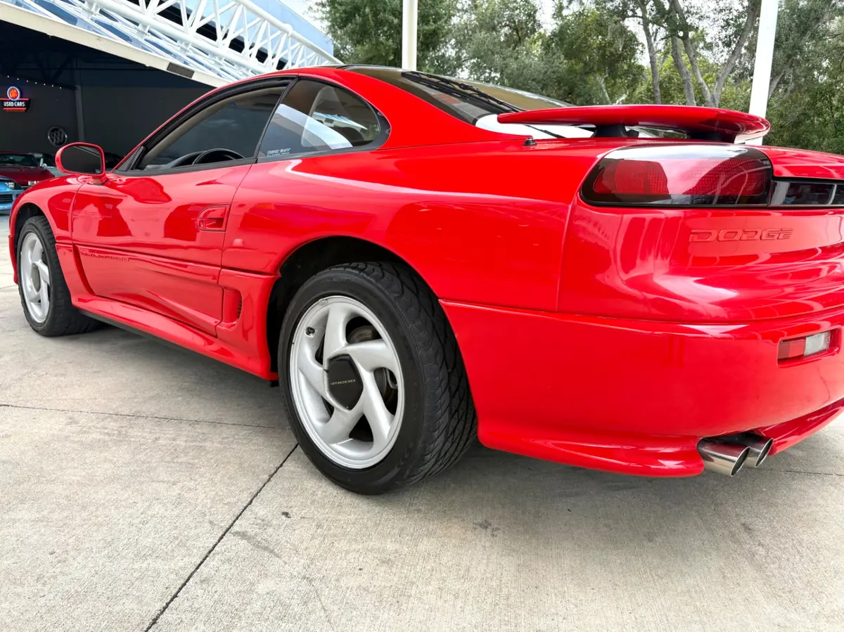 Vehicle photo 15