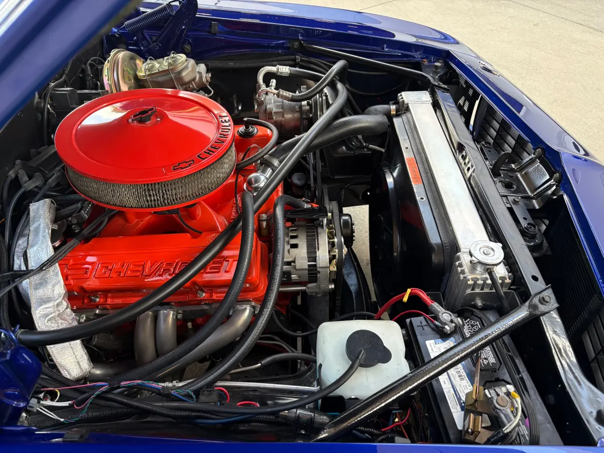 Vehicle photo 26