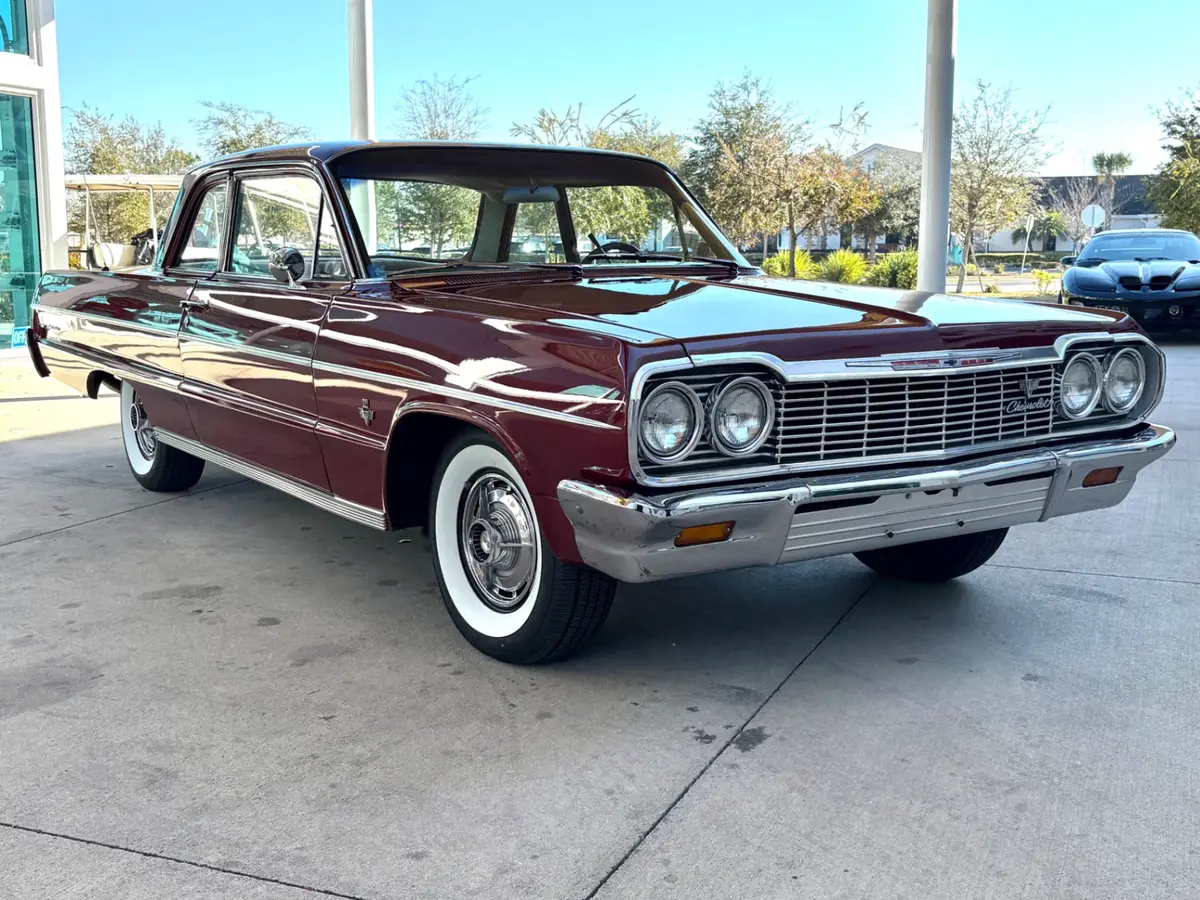 Vehicle photo 4