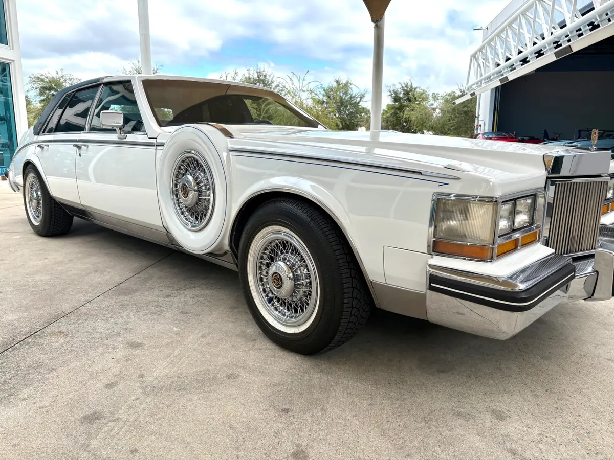 Vehicle photo 19