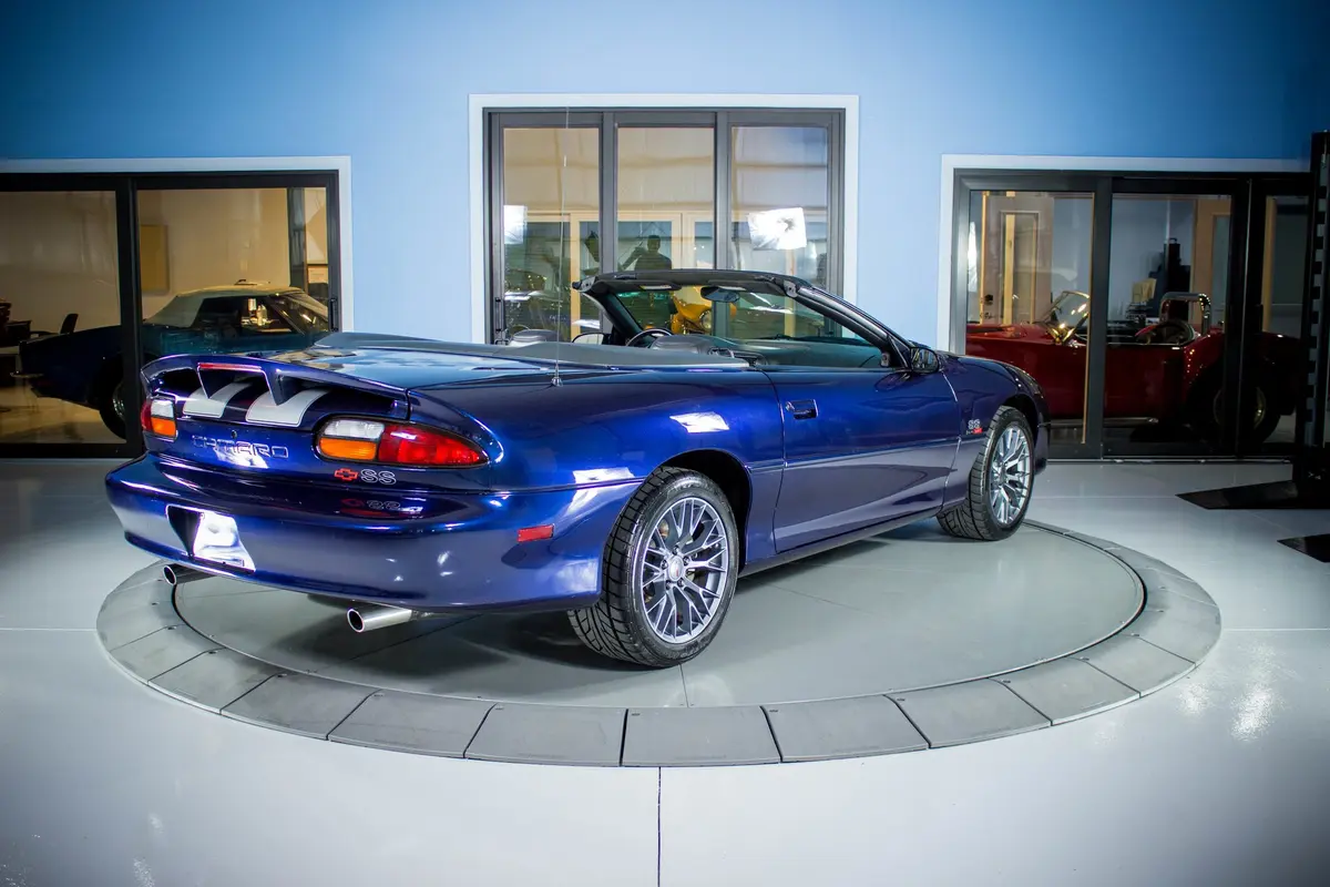 Vehicle photo 14
