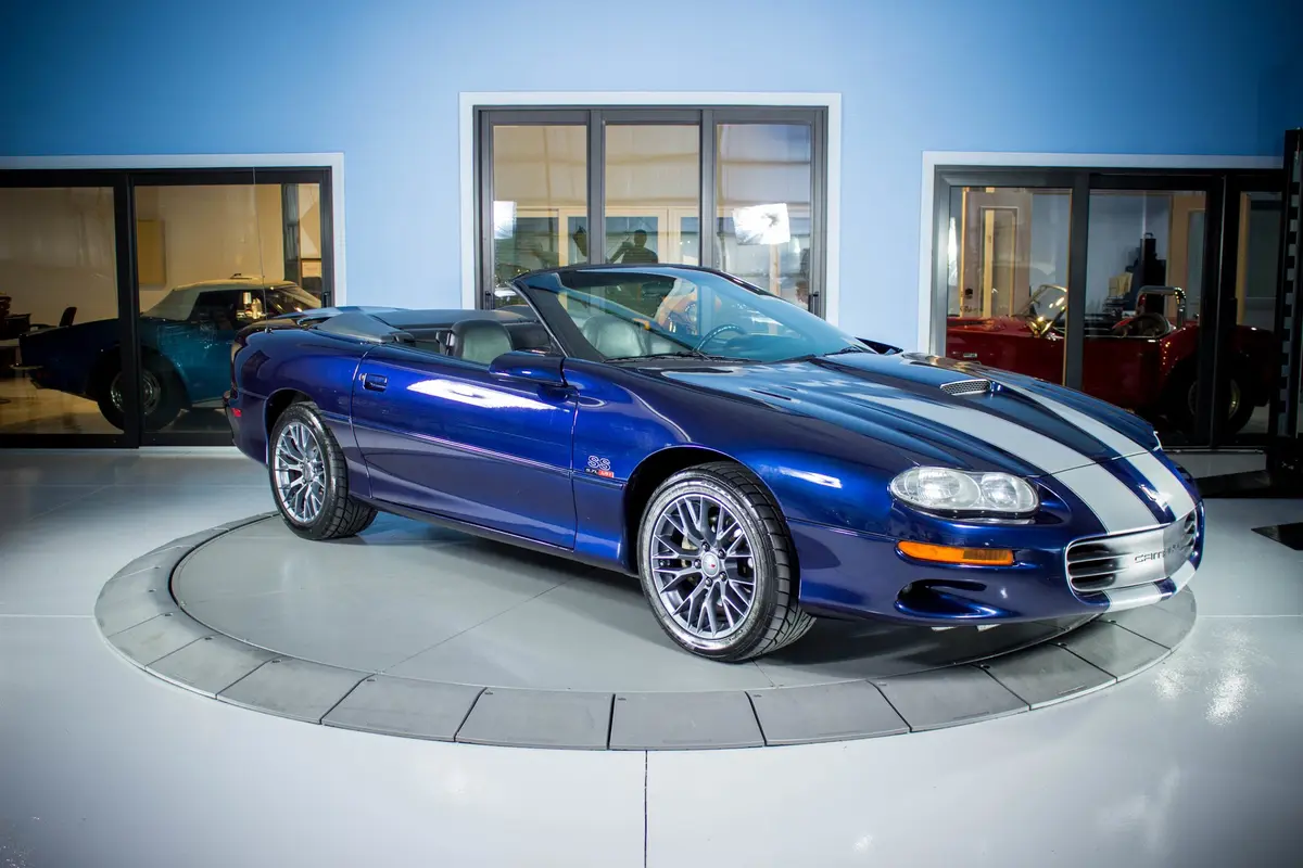 Vehicle photo 16
