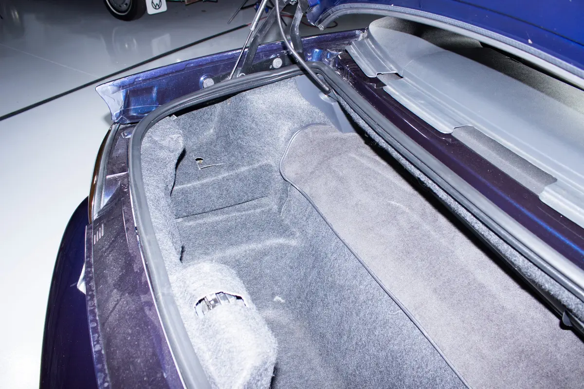 Vehicle photo 20