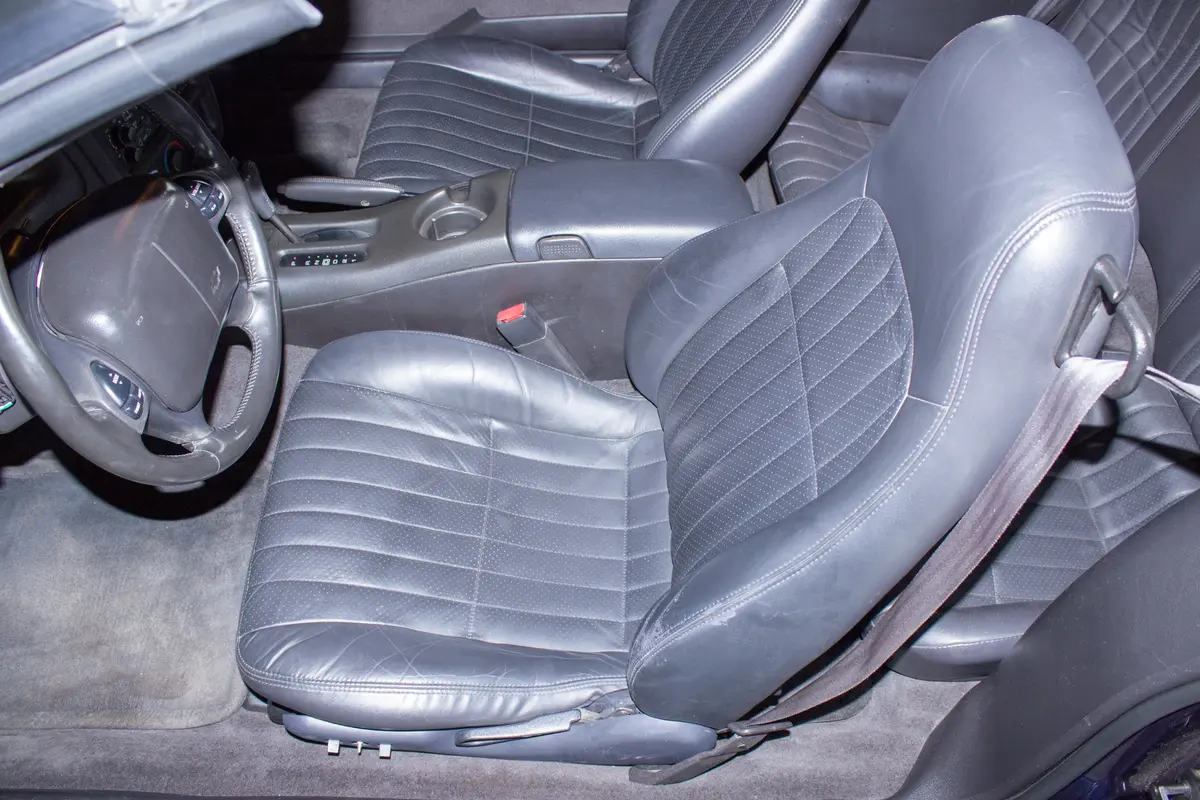 Vehicle photo 27