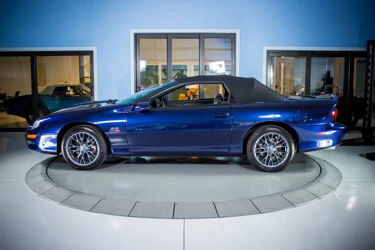 Vehicle photo 3