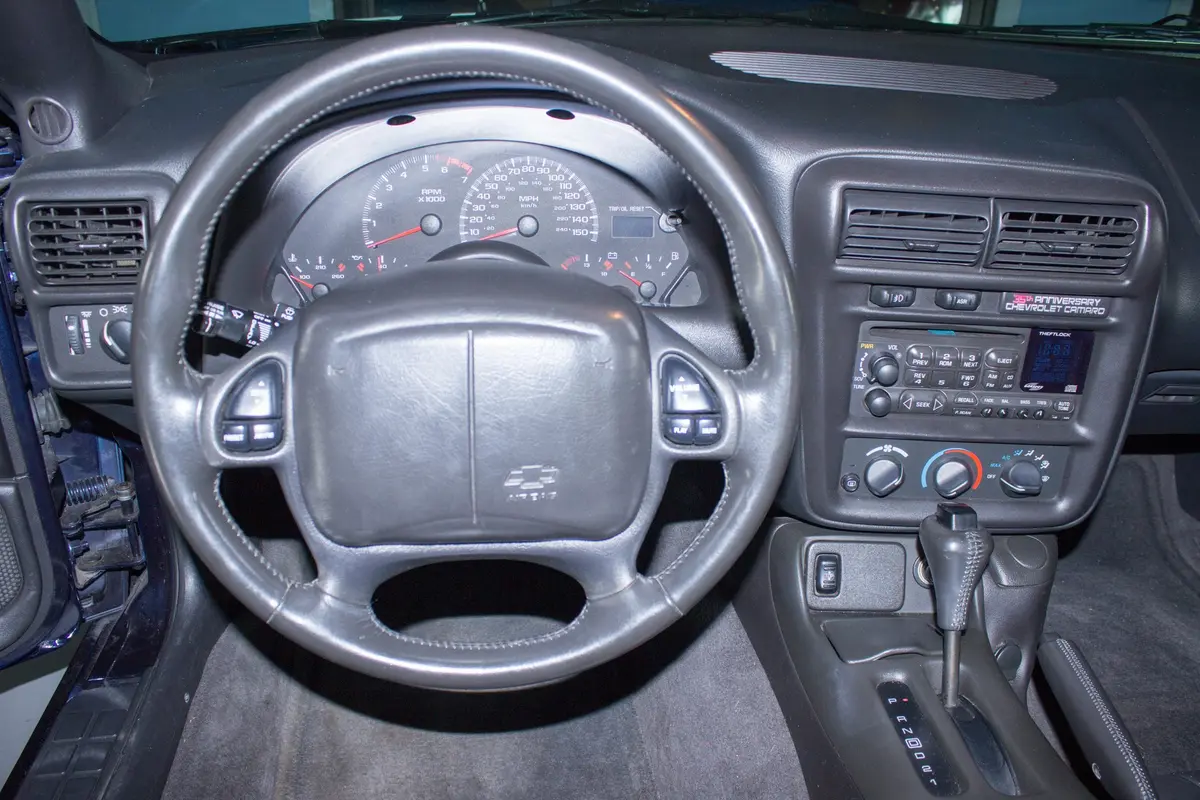 Vehicle photo 31
