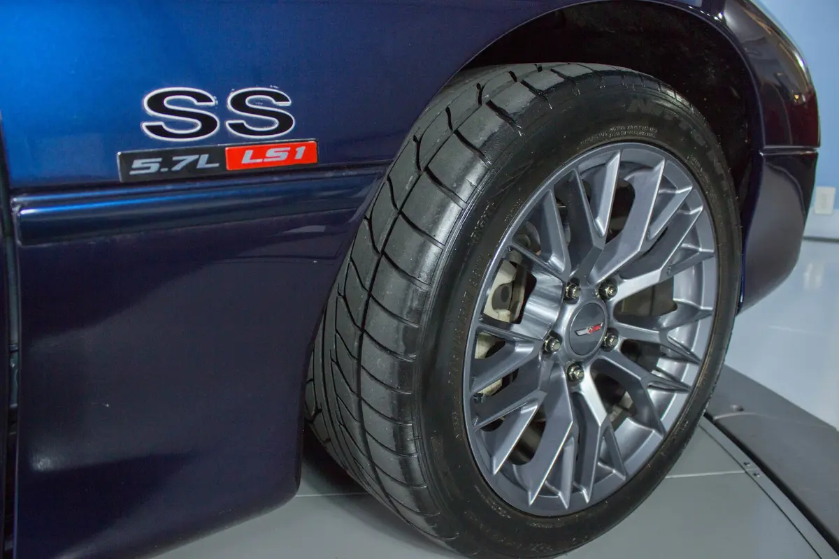Vehicle photo 49