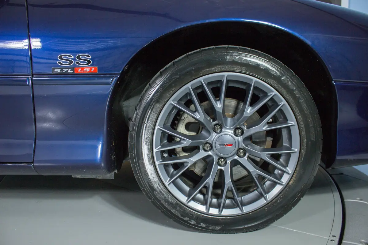 Vehicle photo 52