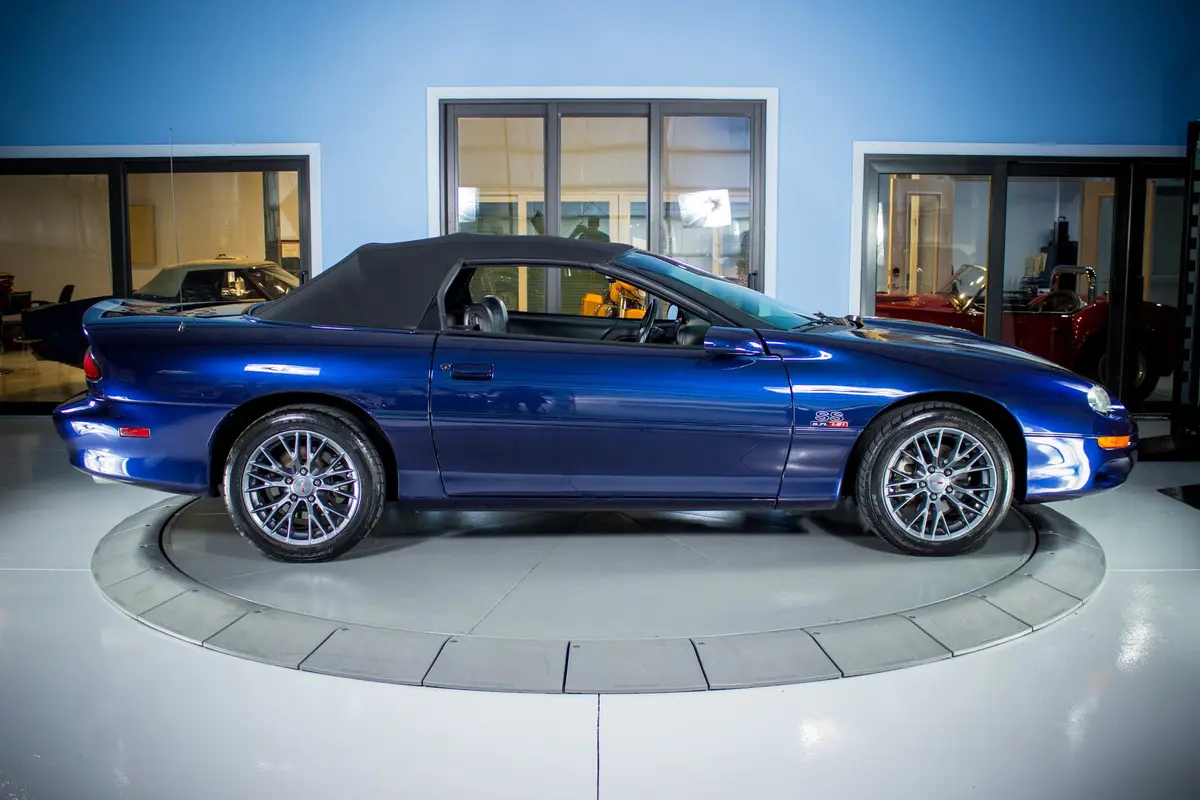 Vehicle photo 7