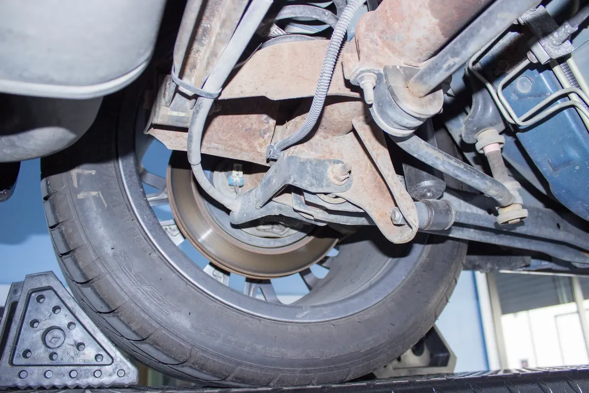 Vehicle photo 77