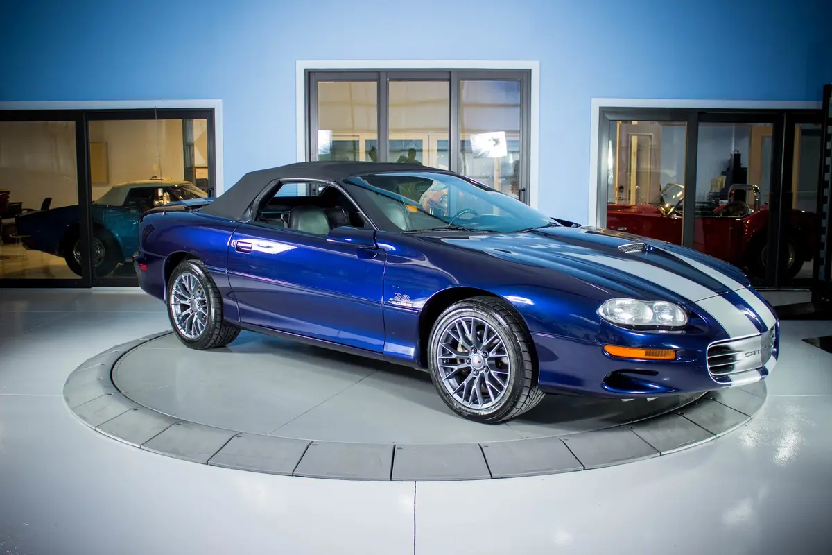 Vehicle photo 8