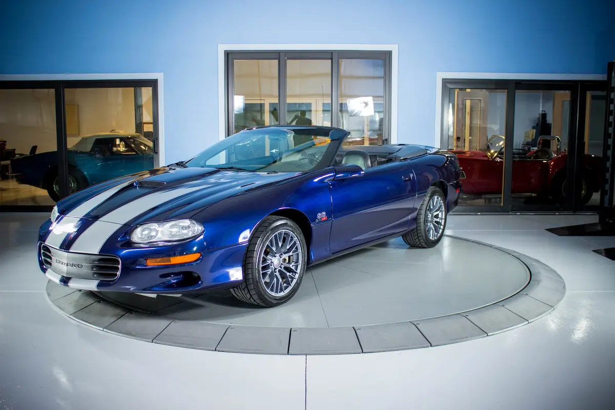 Vehicle photo 10