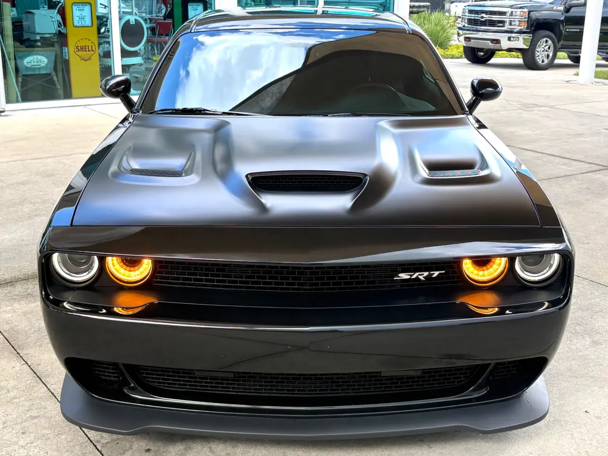 Vehicle photo 3