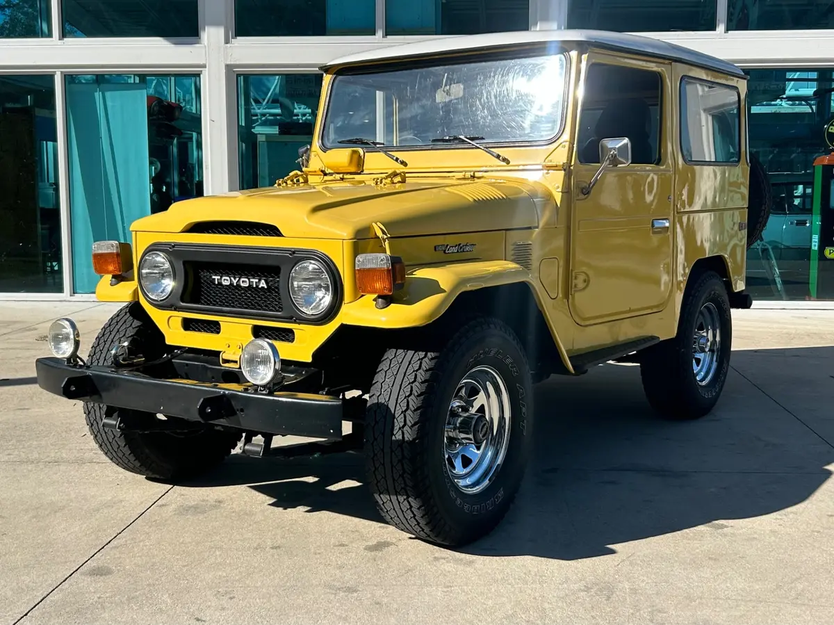 Vehicle photo 1