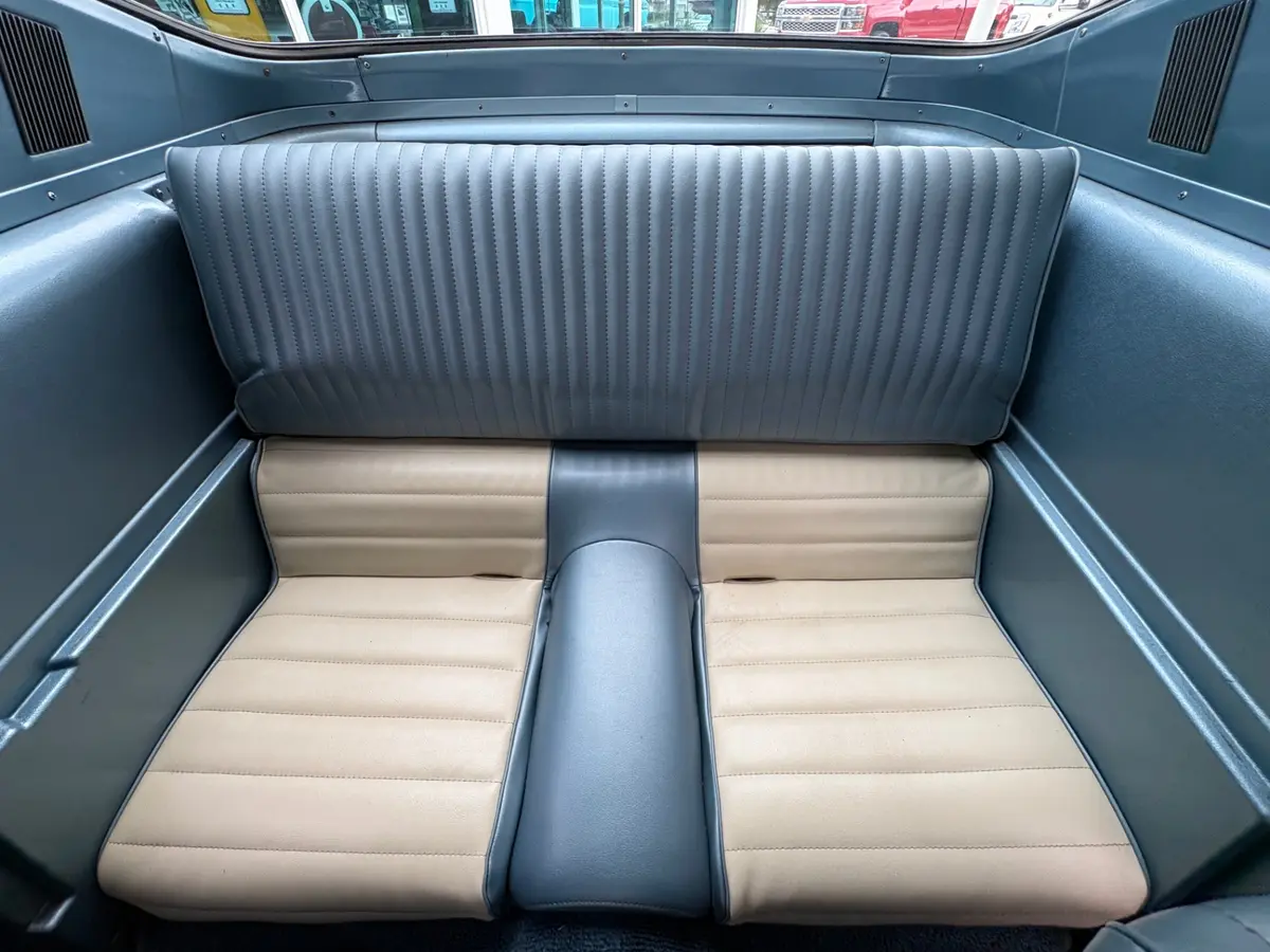 Vehicle photo 35