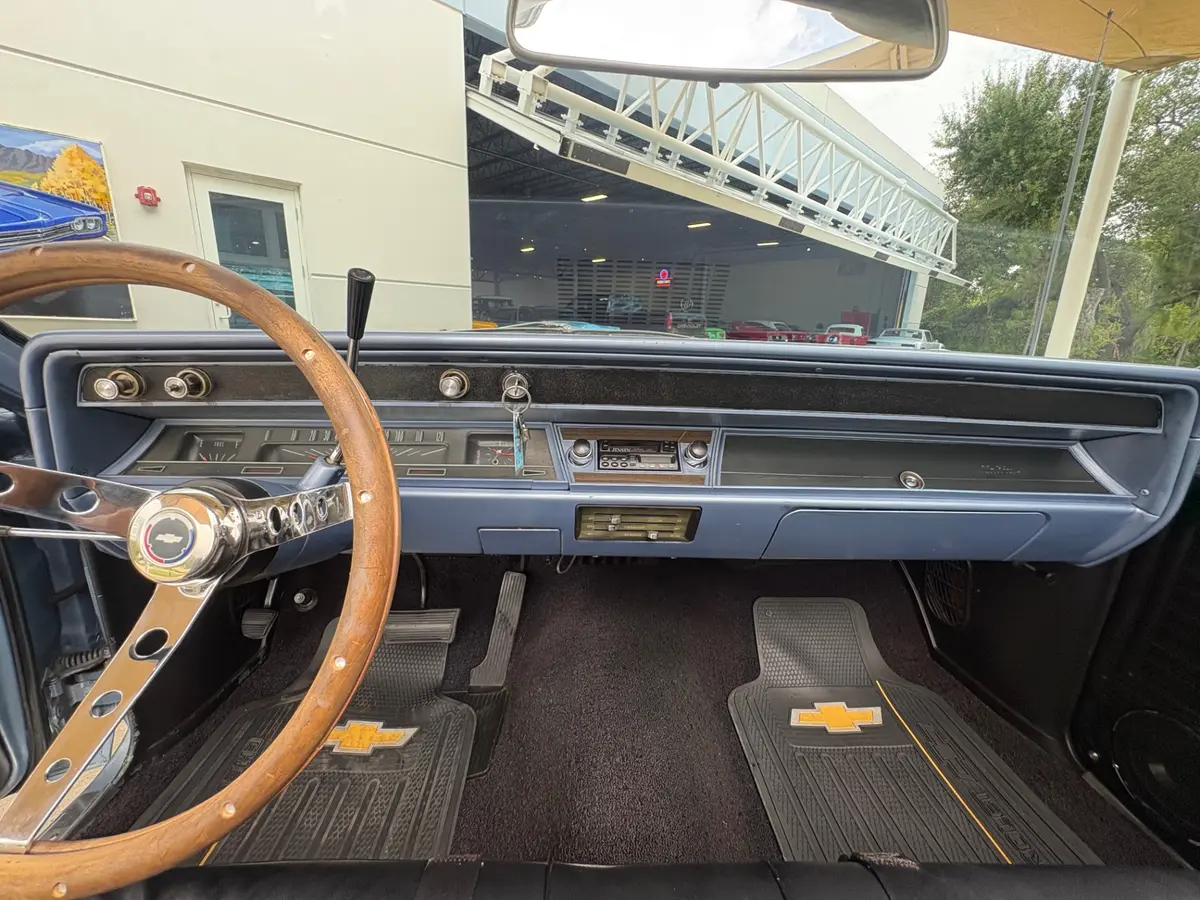Vehicle photo 38