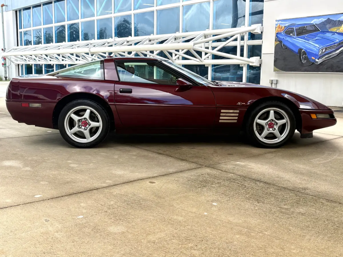 Vehicle photo 5