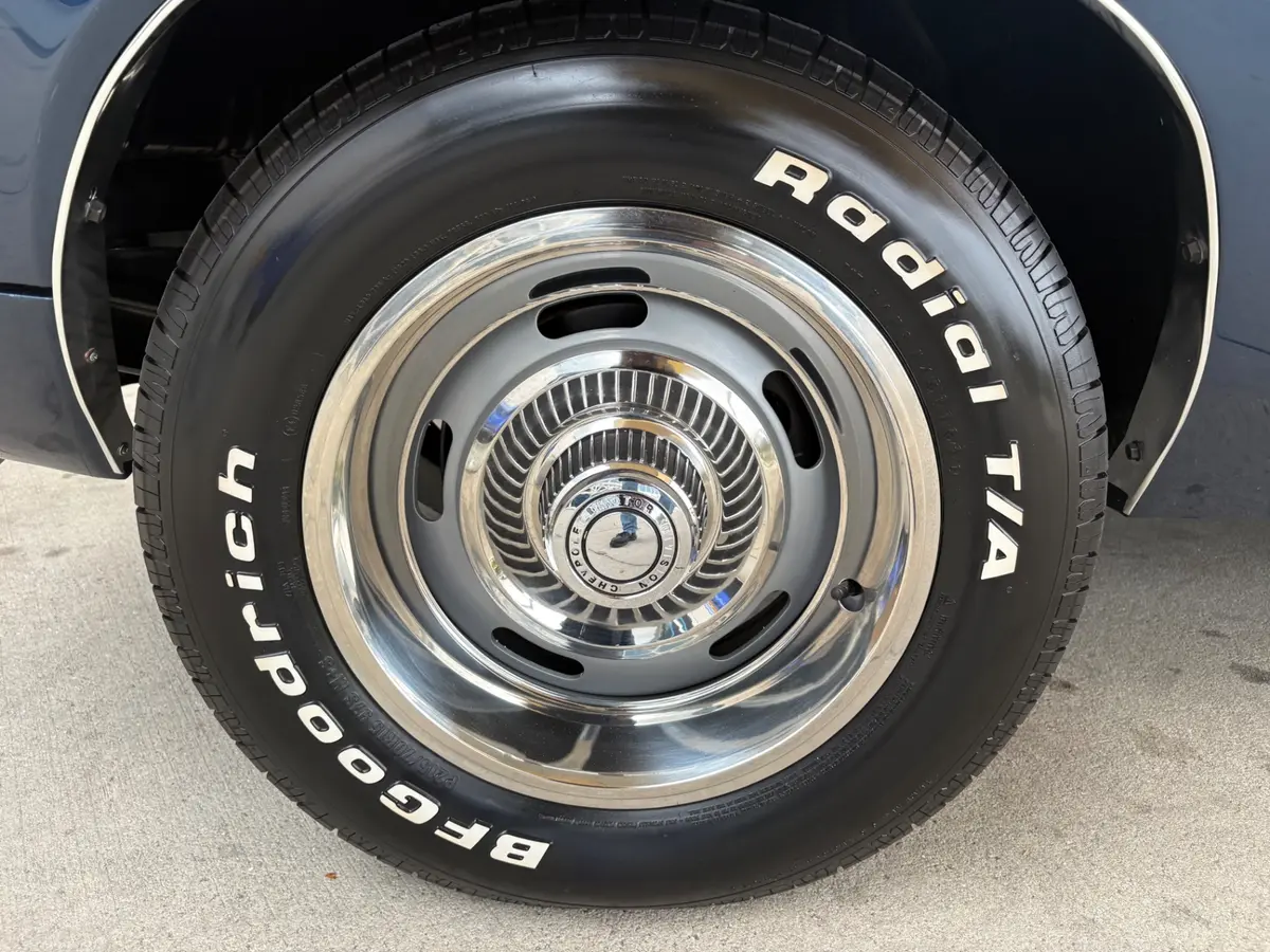 Vehicle photo 31