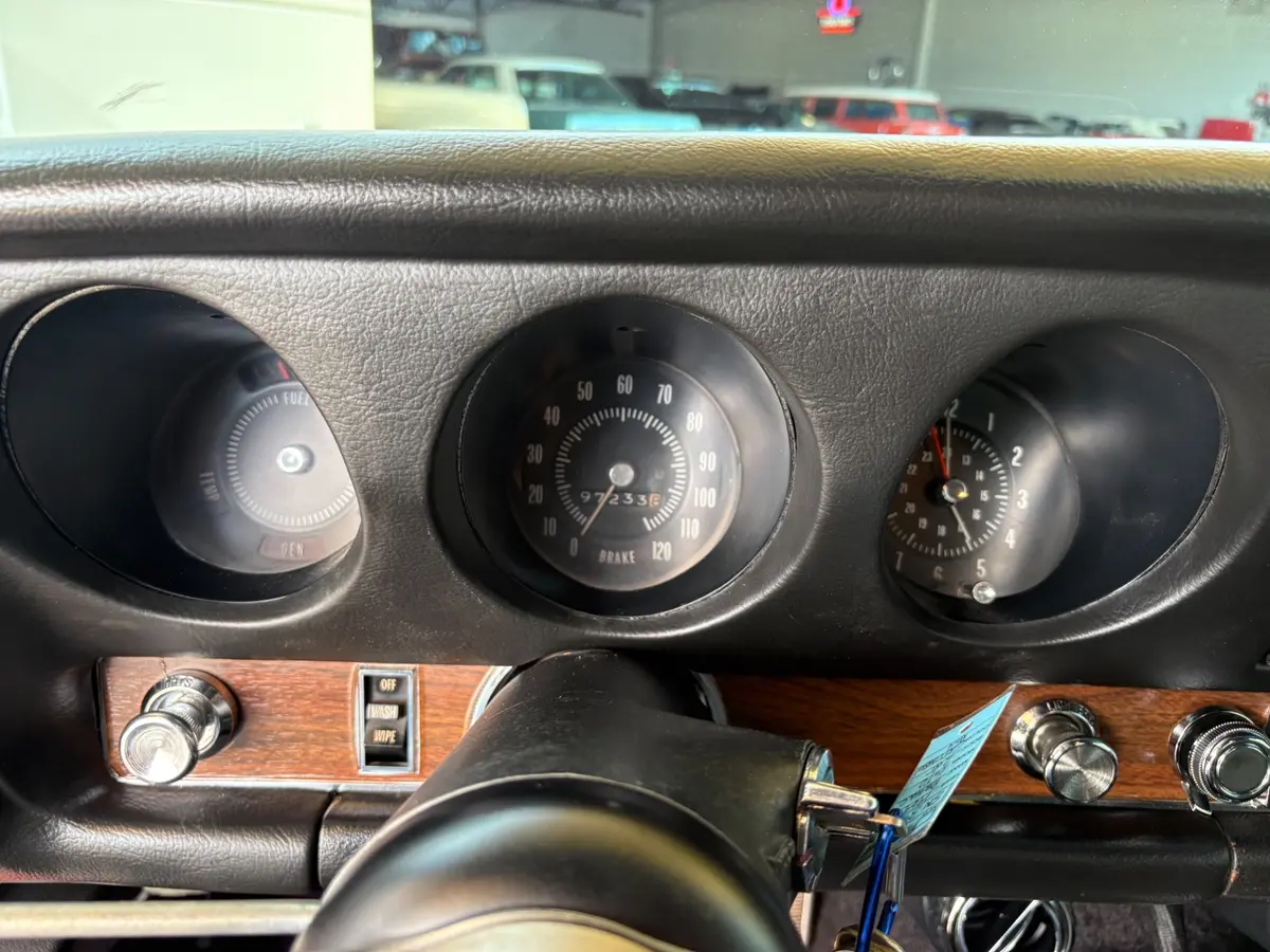 Vehicle photo 42