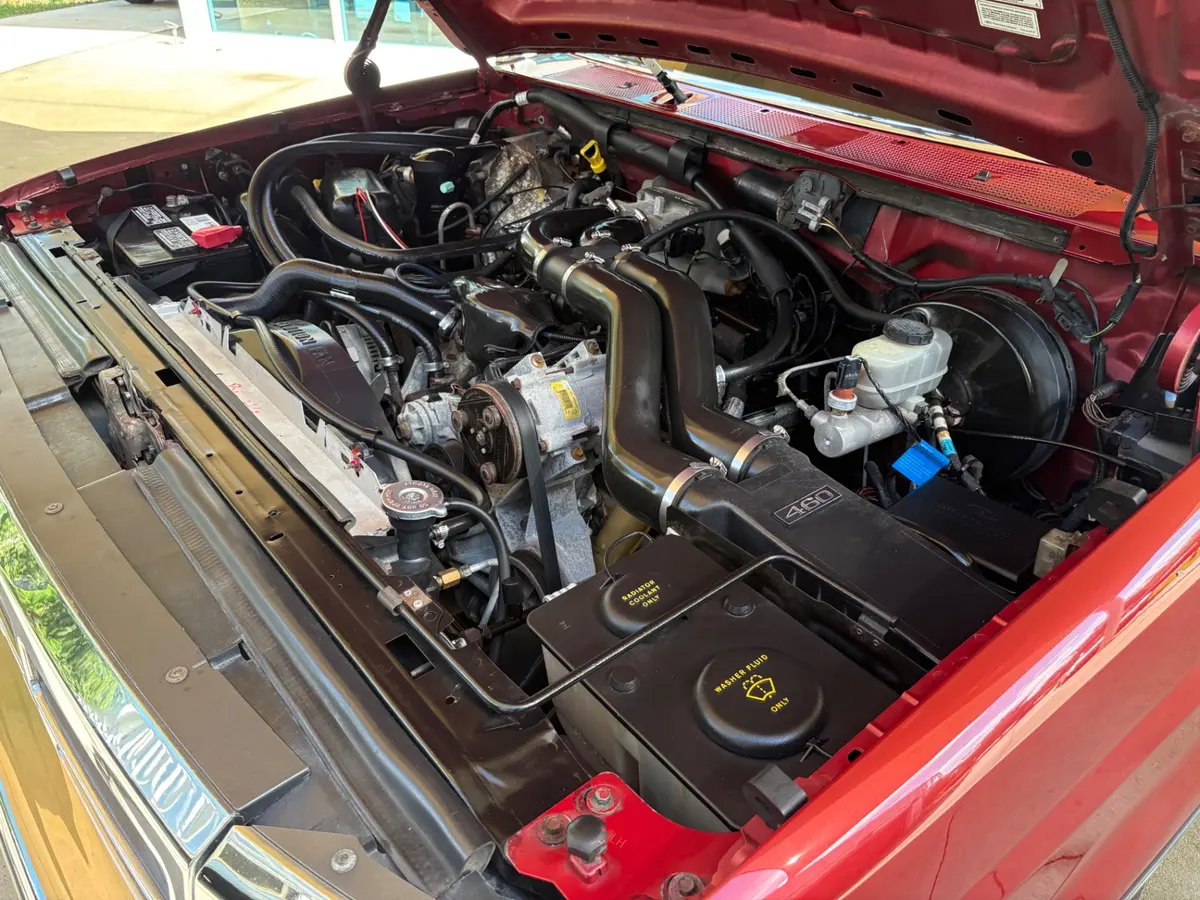 Vehicle photo 28