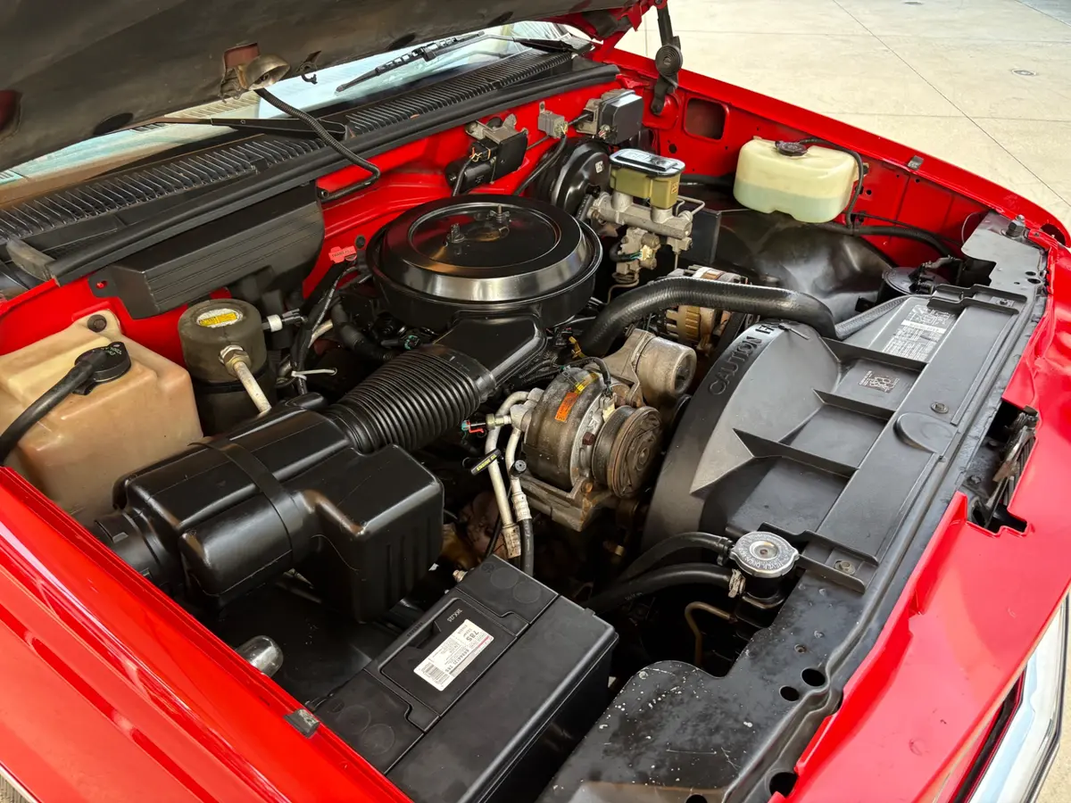 Vehicle photo 26