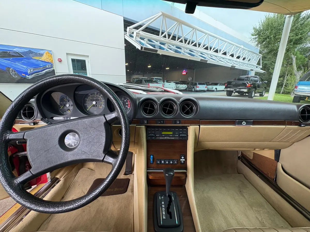Vehicle photo 35