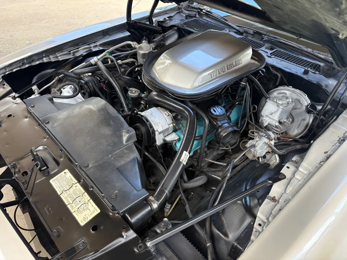 Vehicle photo 31