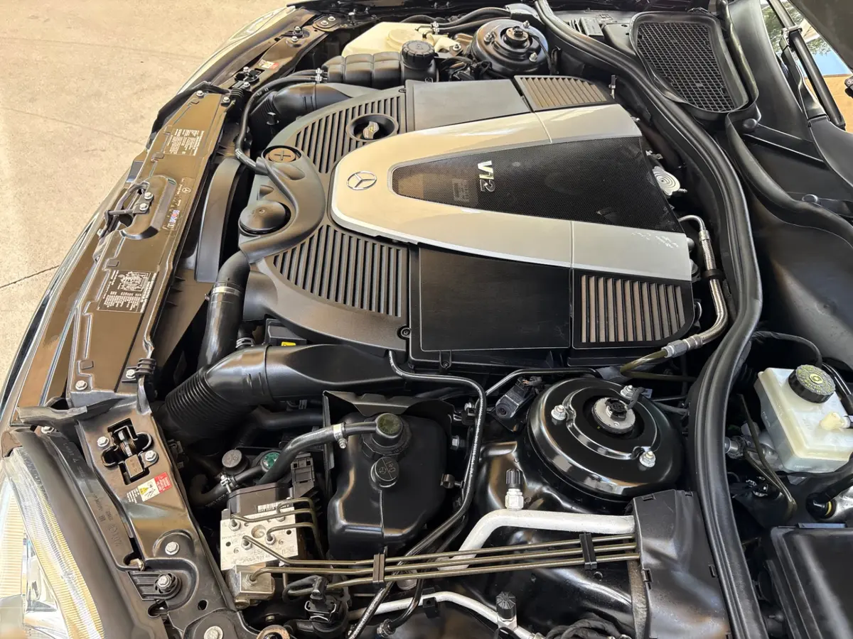 Vehicle photo 29