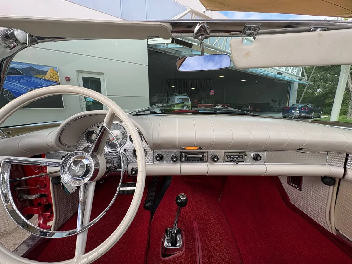 Vehicle photo 43
