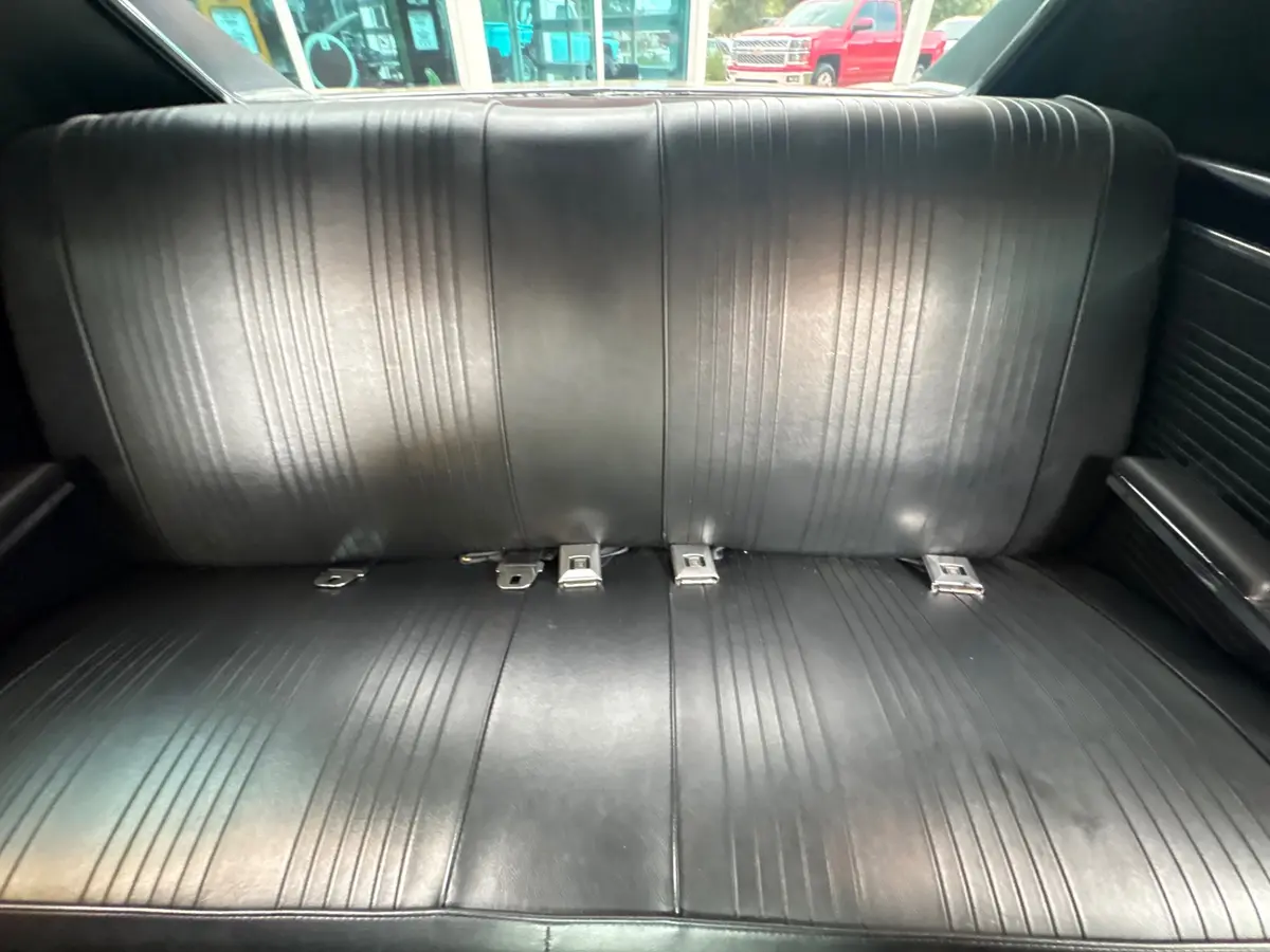 Vehicle photo 40