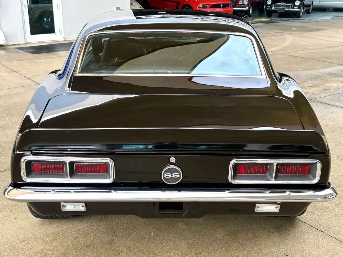Vehicle photo 8