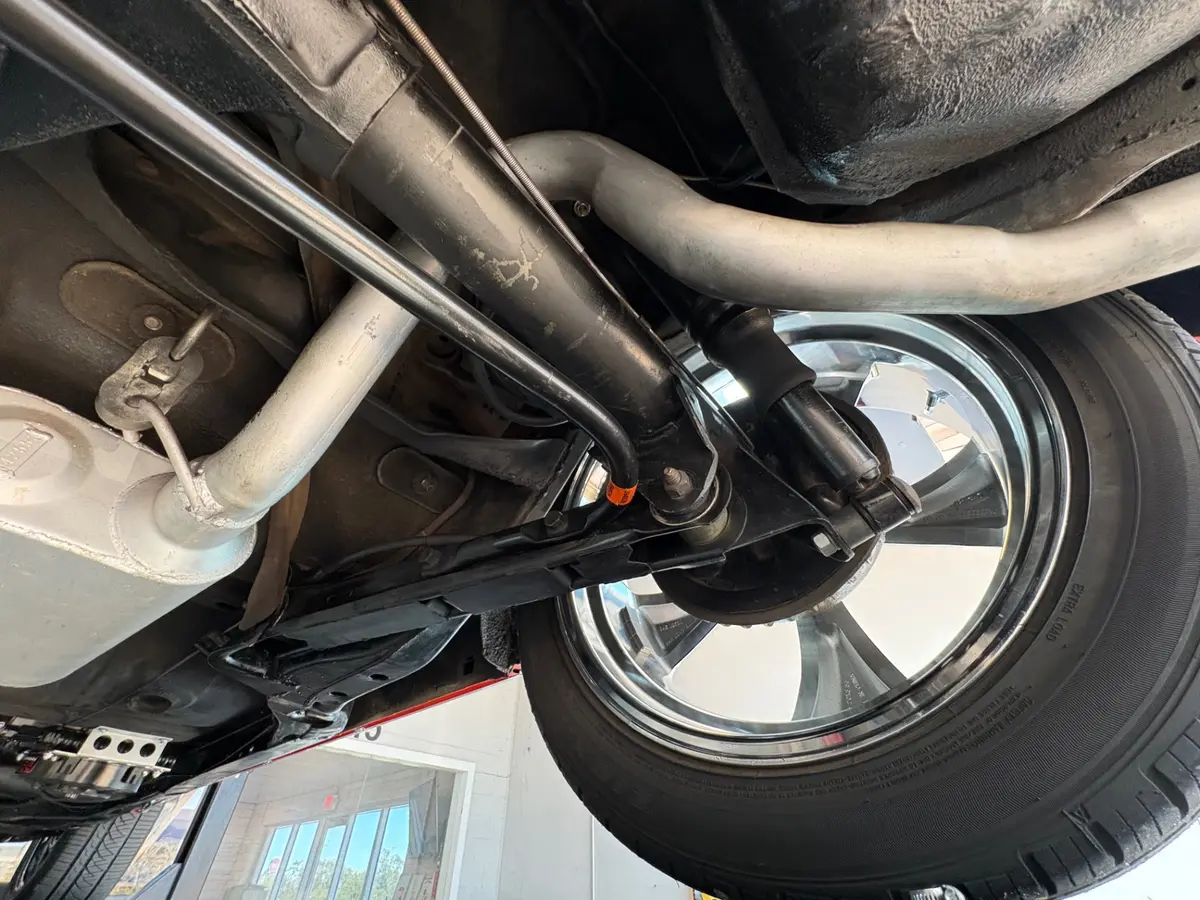 Vehicle photo 45