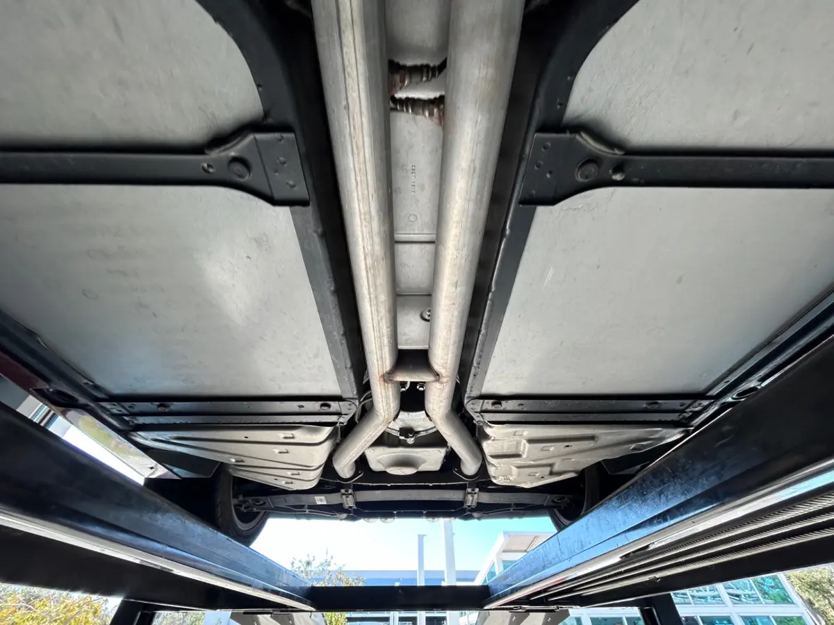 Vehicle photo 52
