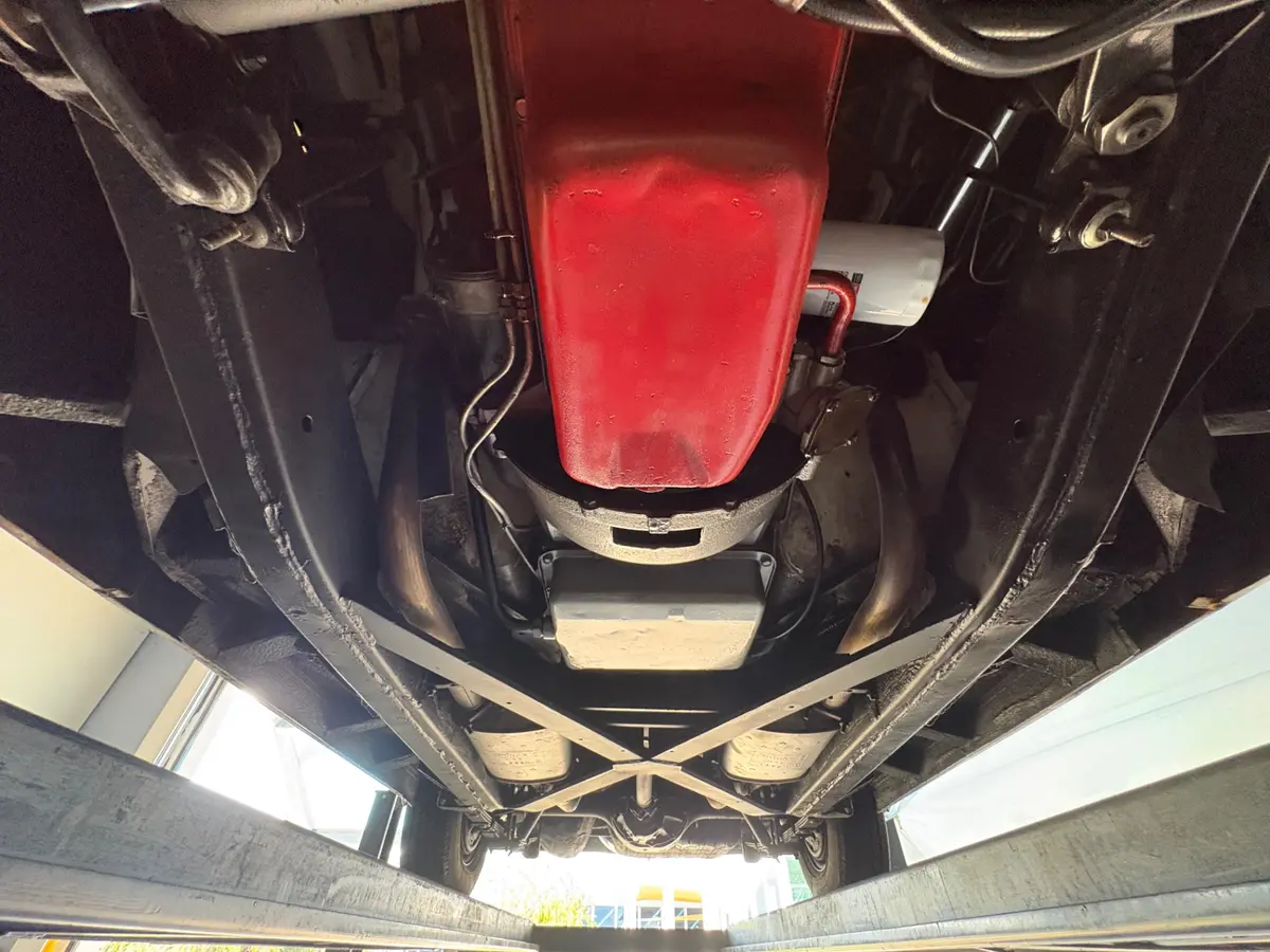 Vehicle photo 59