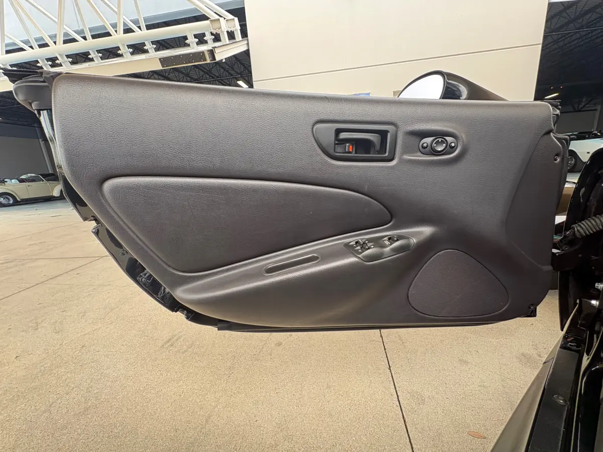 Vehicle photo 45