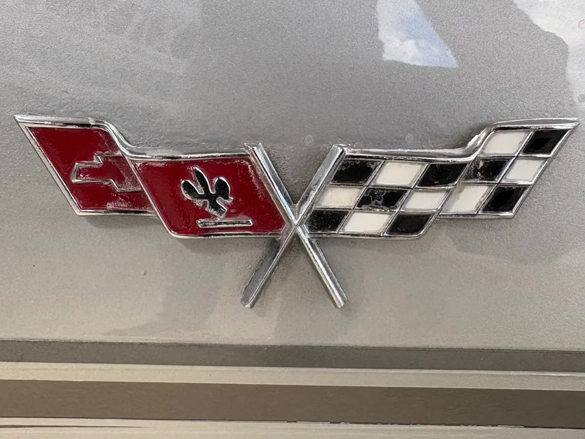Vehicle photo 22