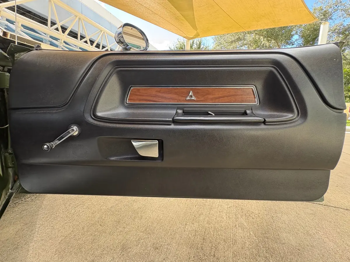 Vehicle photo 36